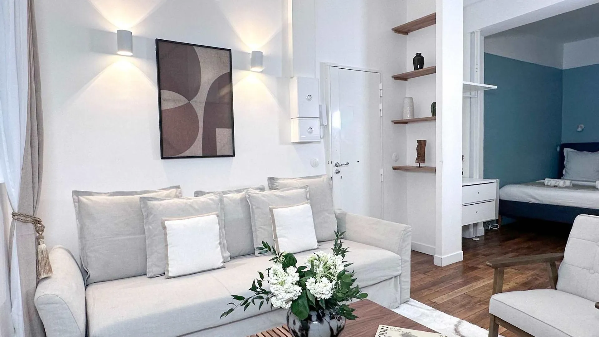 Stylish Studio In Le Marais Paris