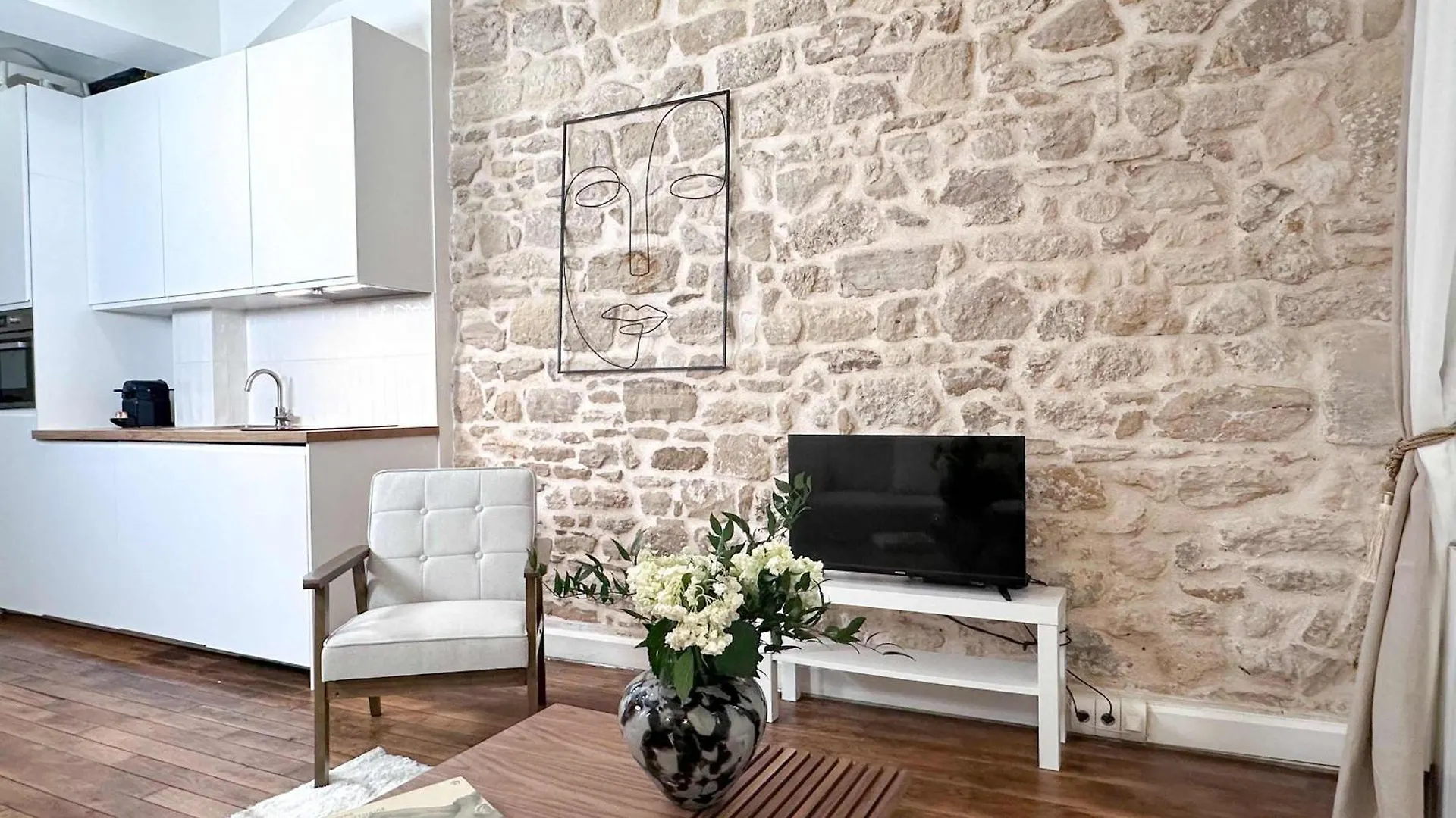 Apartment Stylish Studio In Le Marais Paris